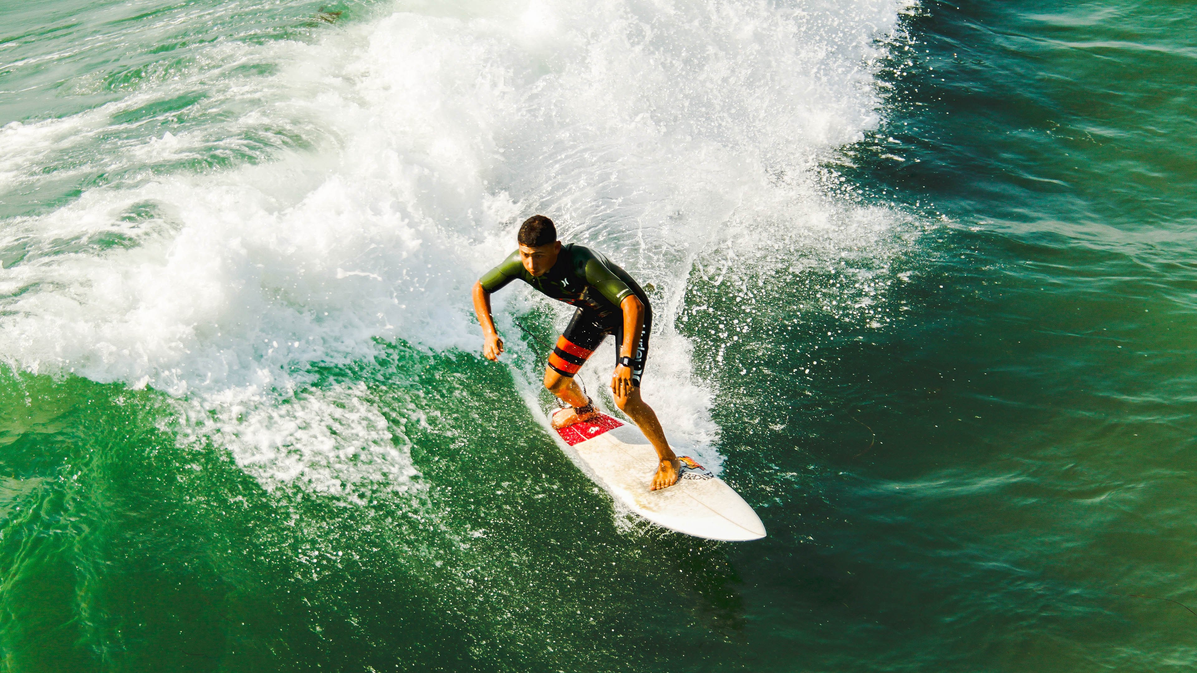 开云体育在线-网络直播带动中国足球新一轮全民热潮，足球直播流畅